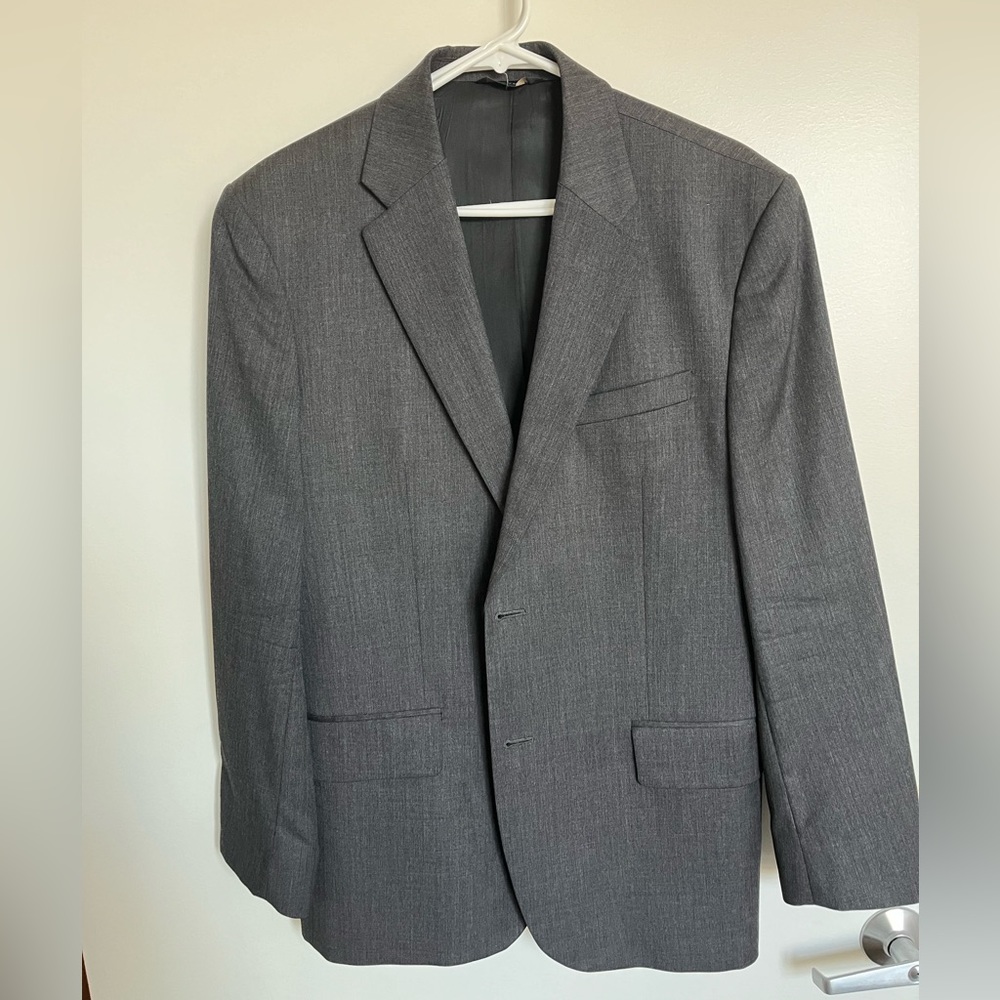 Charcoal grey Banana Republic slim fit suit jacket 42R, 35/30 pants, wool